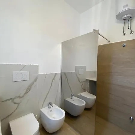 A 10 Minuti A Piedi Dal Mare Piu Bello! Casa Silvana E Roni *